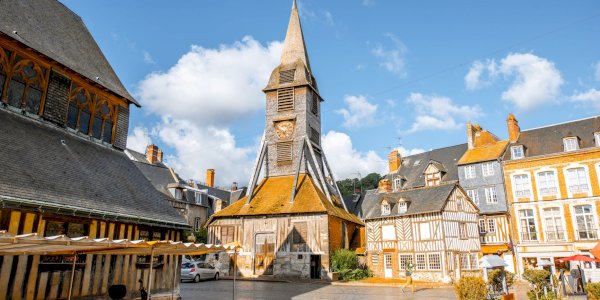 Ophorus Blog - Paris Day Trips Guide: Normandy, Champagne, Loire Valley & More (2026)