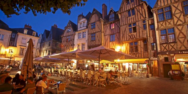 Ophorus Blog - First-Time Visitor's Guide to Tours : Essential Tips & Insider Secrets