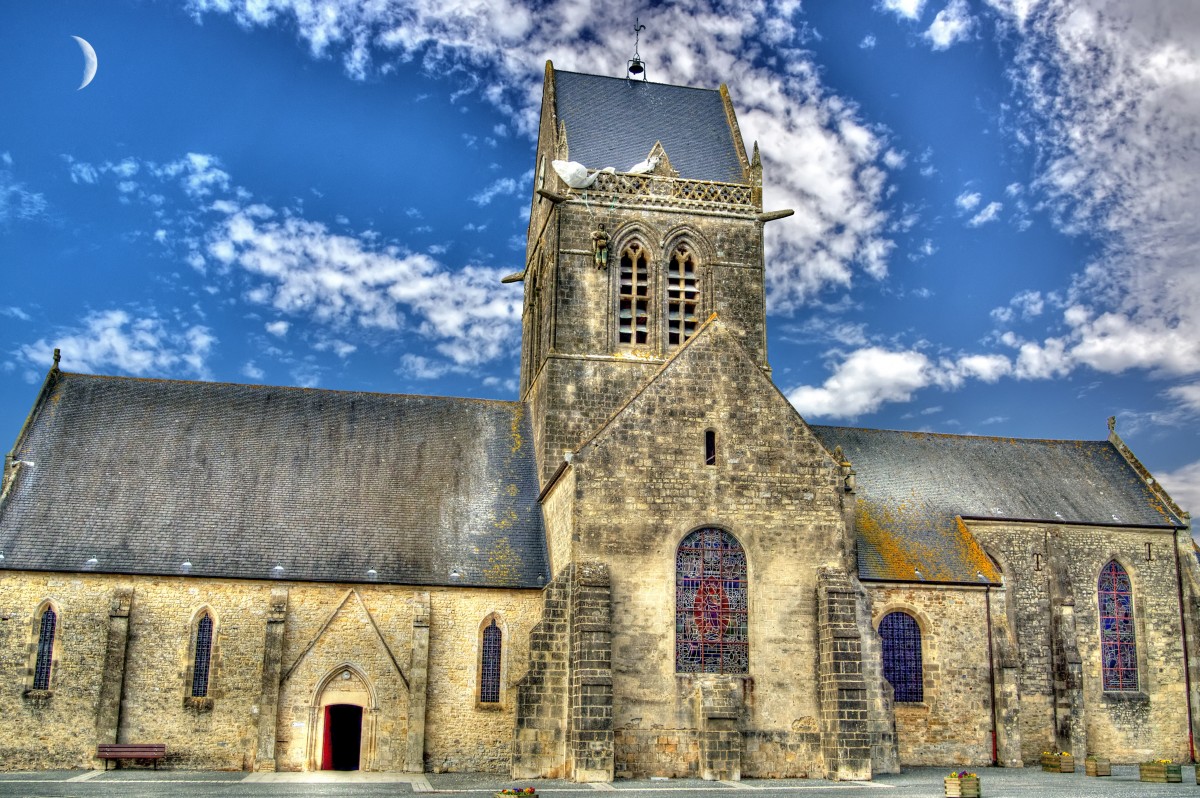 Sainte Mère Eglise Church - Homage to American Paratrooper John Marvin Steele