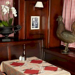 Ophorus Tours - Partner Chez Yvonne