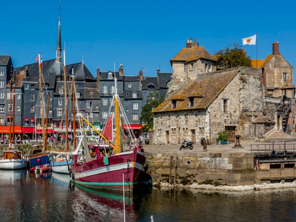 Ophorus Tours - Bayeux Private Transfer to Honfleur