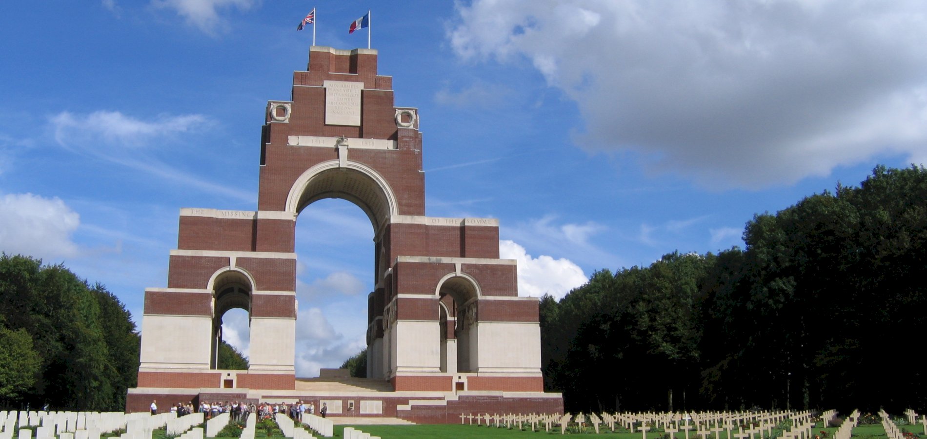 Ophorus Tours - Trenches & Tunnels of the Somme: Private WW1 Tour from Lille
