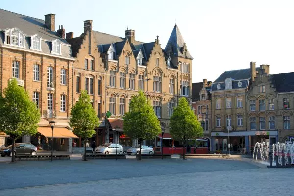 Ypres & Beyond: Private WW1 Remembrance Tour from Lille