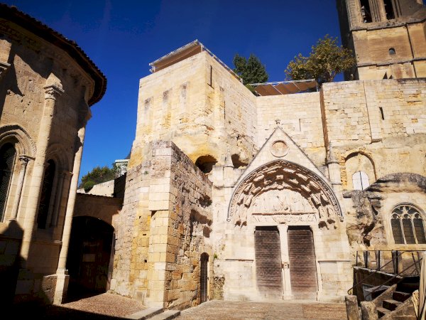 Ophorus Tours - Discover Saint-Emilion's Finest: Grand Cru Chateau, Gourmet Lunch & Monuments