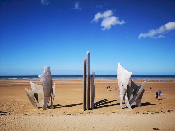 Ophorus Tours - From Bayeux to Omaha & Utah Beaches D-DAY Sights private tour for 2