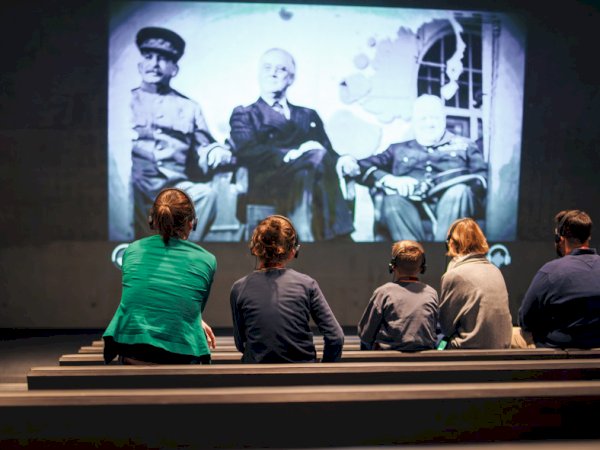 Ophorus Tours - D-Day Decoded: Museums & Mulberry Harbors Private Tour from Bayeux