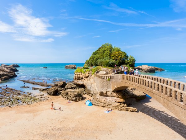 Ophorus Tours - 7-Day Private Bordeaux to San Sebastian Package - 3* Hotel