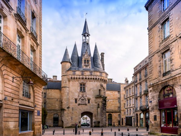 Ophorus Tours - 7-Day Private Bordeaux to San Sebastian Package - 3* Hotel