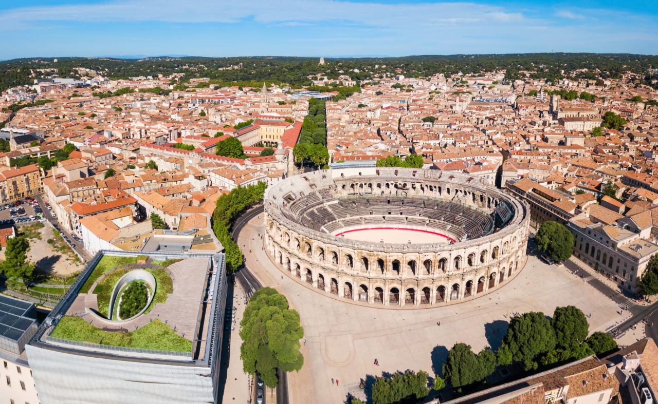 Ophorus Tours - Avignon Private Transfer to Nîmes