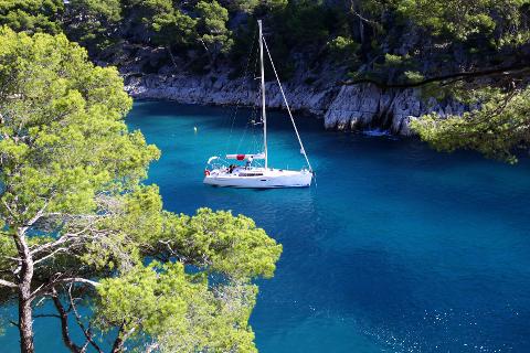 Ophorus Tours - Cassis Village Tour, Calanques Boat Ride & Cosquer Cave visit