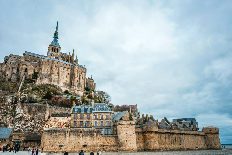 Ophorus Tours - From Bayeux to Mont Saint Michel tour for 2 persons private
