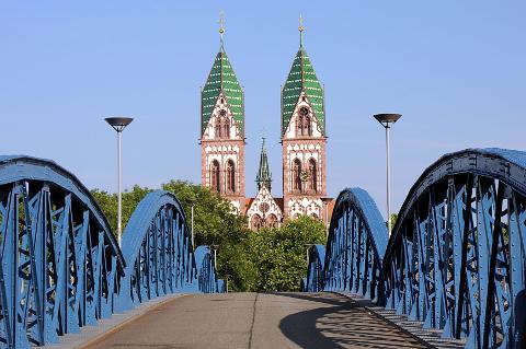 Ophorus Tours - From Colmar to Basel Mulhouse Freiburg EuroAirport Private Transfer