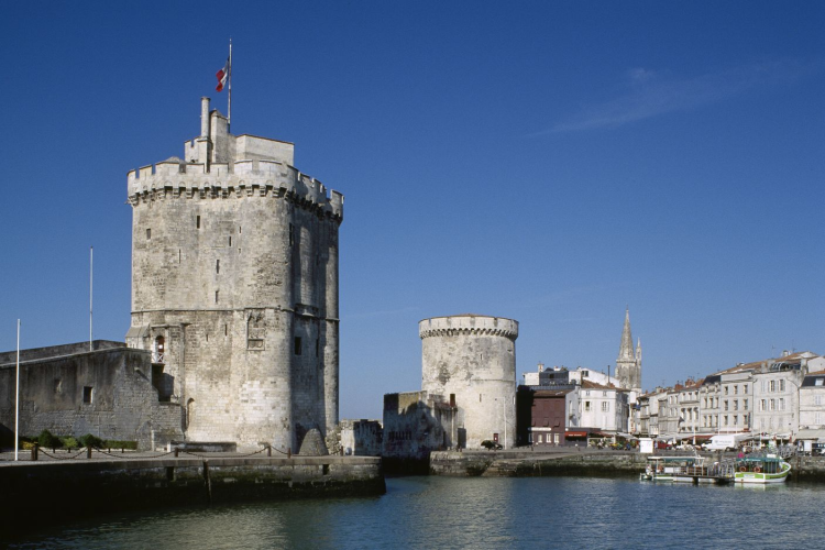 Ophorus Tours - La Rochelle Cruise Excursion to Green Venice & Wine Tasting