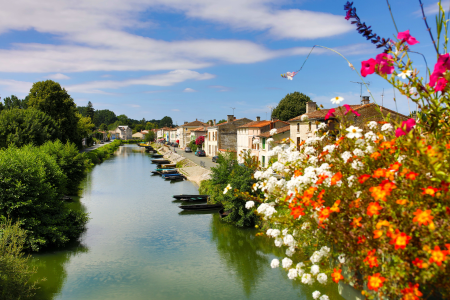 Ophorus Tours - La Rochelle Cruise Excursion to Green Venice & Wine Tasting