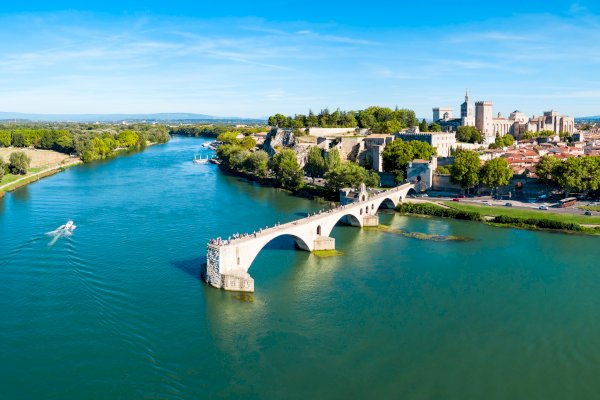 Ophorus Tours - Wine & History Enthusiasts: Private Tour to Avignon & Châteauneuf-du-Pape