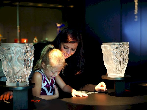 Ophorus Tours - Luxury Lovers: Lalique & Saint-Louis Crystal Tour from Strasbourg