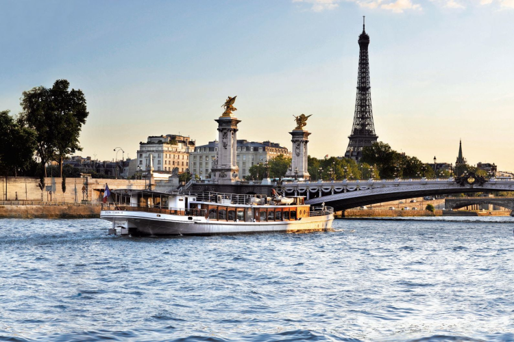 Ophorus Tours - Luxury Seine River Cruise, Fine Dining & Drinks in Paris France 