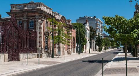 Ophorus Tours - Paris Private Sightseeing Transfer to Reims 