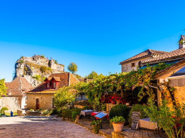 Ophorus Tours - Pech Merle Cave & Saint Cirq Lapopie Village Private Discovery