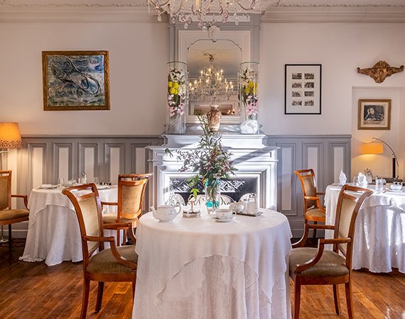 Ophorus Tours - Hotel Le Pavillon des Lys (or similar)