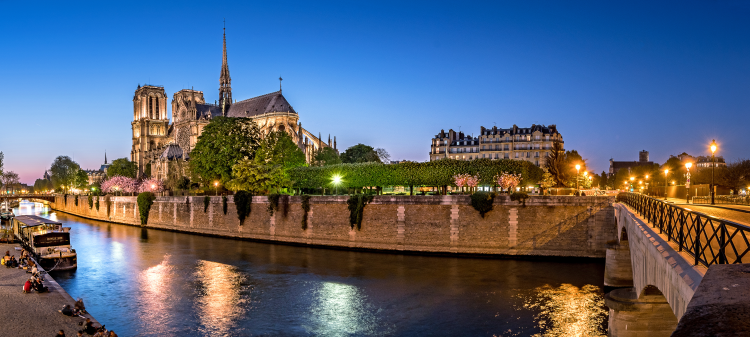 Ophorus Tours - Paris Seine River Dinner Cruise with Return Transfers – Premier Service