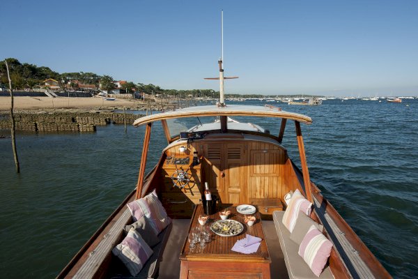 Ophorus Tours - Unforgettable 2-Hour Private Boat Tour: Explore Arcachon Bay by Pinasse