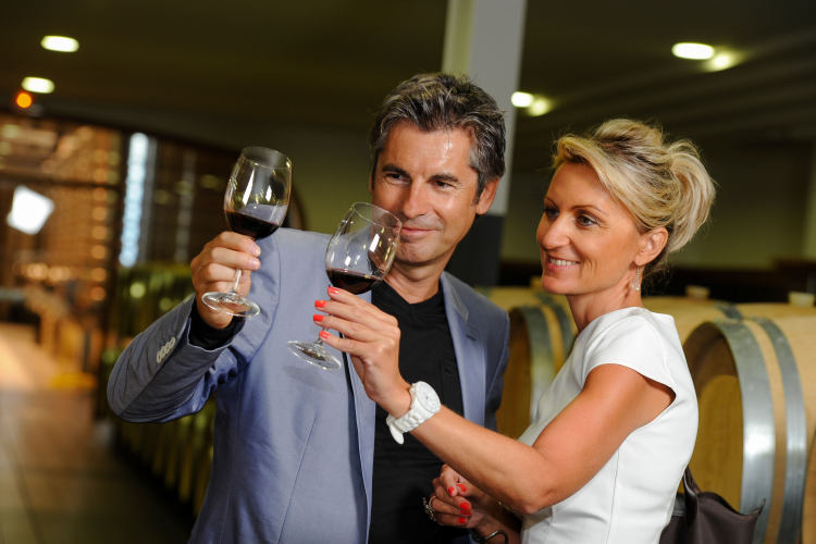 Ophorus Tours - Vineyards & Tastings: Private Bordeaux Wine Tour by Train from Paris