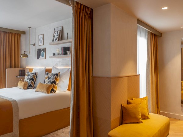 Ophorus Tours - Hotel Villa Lara (Bayeux) - Hotel Les Tresorières (Tours) - Hotel Burdigala (Bordeaux) - or similar