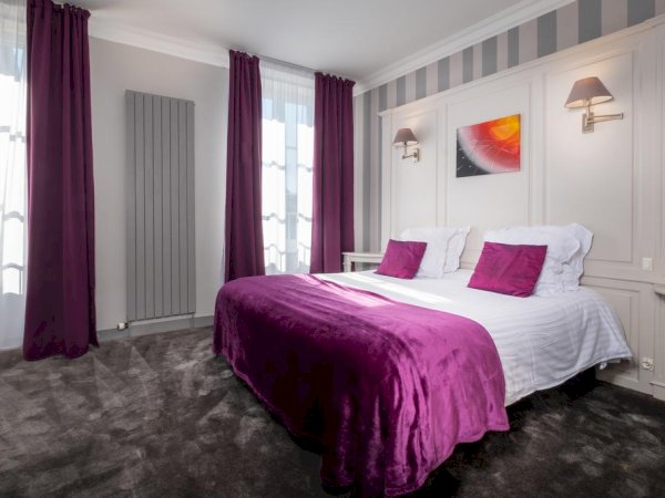 Ophorus Tours - Hotel La Bourdonnais (Paris) / Hotel du Luxembourg (Bayeux) / Hotel Océania L'Univers (Tours) - or similar