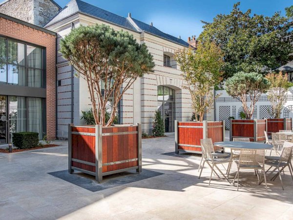 Ophorus Tours - Hotel Elysia (Paris) / Villa Lara (Bayeux) / Hotel Les Trésorières (Tours) - or similar