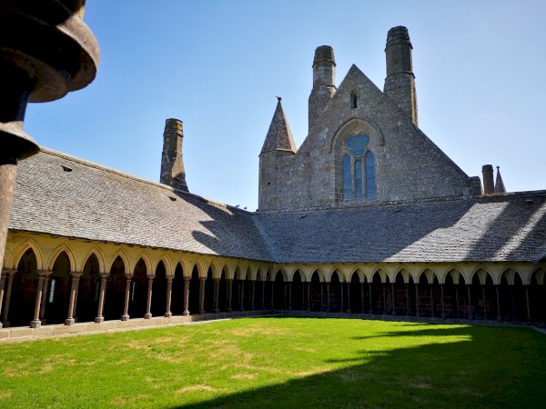 Ophorus Tours - 10-Day Private Paris, Normandy & Loire Valley Package - 5* Hotel