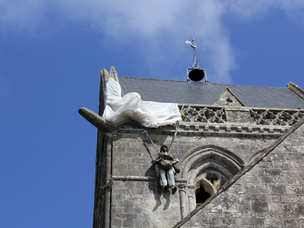 Ophorus Tours - 10-Day Private Paris, Normandy & Loire Valley Package - 5* Hotel