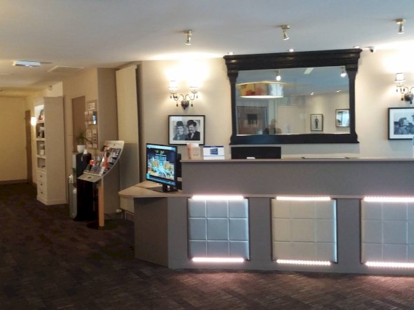 Ophorus Tours - Hotel Churchill (Bayeux) - Hotel Best Western Artist (Tours) - Quality Inn (Bordeaux)