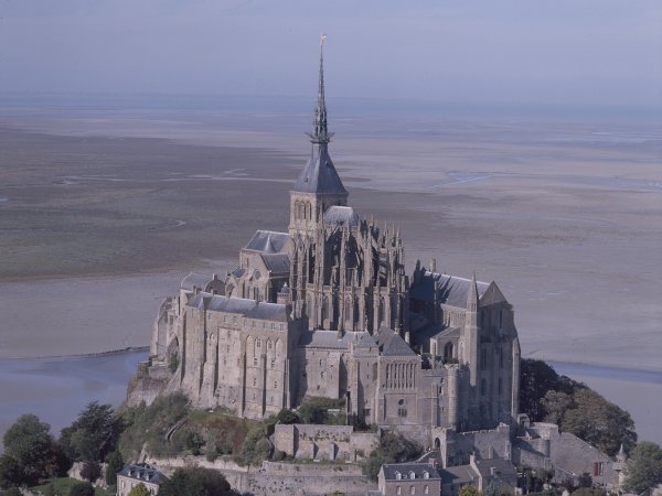 Ophorus Tours - 10-Day Small Group Normandy, Loire Valley & Bordeaux Package - 4* Hotel