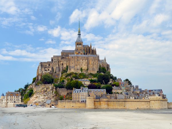 Ophorus Tours - 10-Day Small Group Normandy, Loire Valley & Bordeaux Package - 5* Hotel