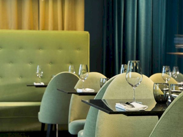 Ophorus Tours - Hotel Océania l'Univers (or similar)