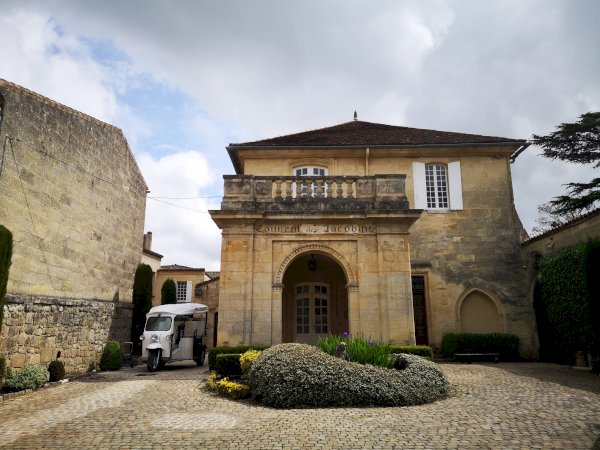 Ophorus Tours - Discover Saint-Emilion's Finest: Grand Cru Chateau, Gourmet Lunch & Monuments