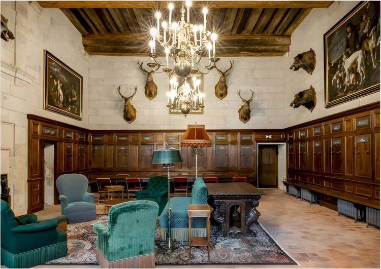 Ophorus Tours - Select Private Tour: Chambord Castle Visit with Exclusive Wine Tasting 