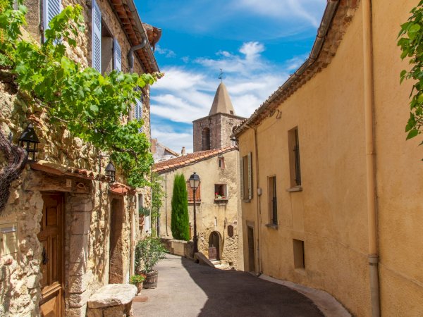 Ophorus Tours - Explore Grasse, Gourdon & St Paul de Vence: Private Tour from Cannes