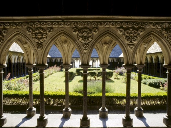 Ophorus Tours - 4-Day Small Group Normandy Package - Bayeux - 4* Hotel