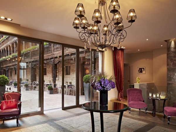 Ophorus Tours - Hotel Cour du Corbeau (or similar)