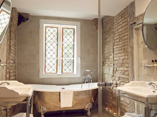 Ophorus Tours - Hotel Cour du Corbeau (or similar)