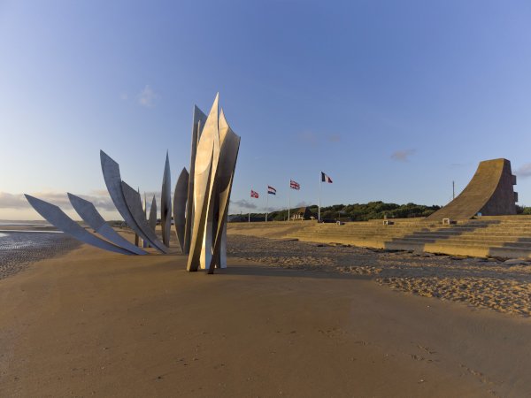 Ophorus Tours - Helicopter Tour from Paris to Normandy D-Day landing beaches