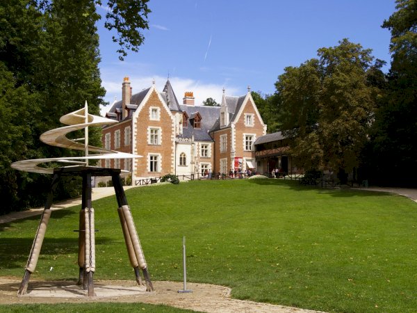 Ophorus Tours - History & Majesty: Private Loire Valley Castles Tour from Paris