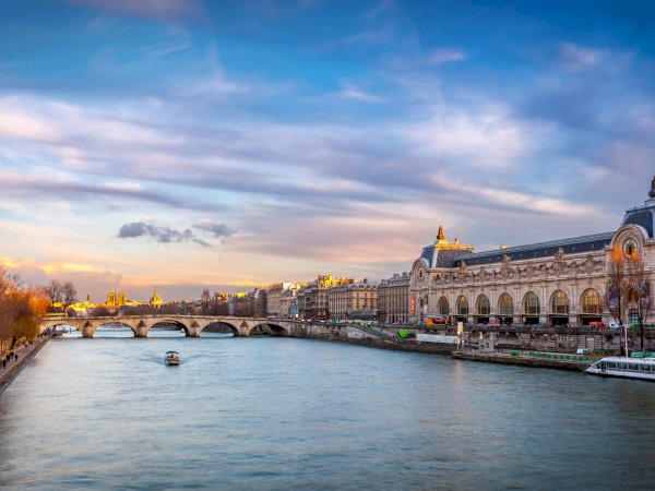 Ophorus Tours - Luxury VIP Seine River Dinner Cruise in Paris with Private Hotel Transfers
