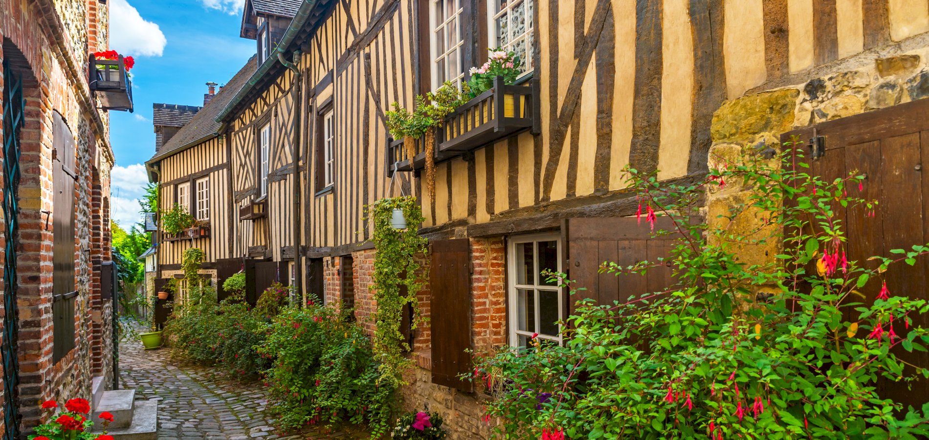 Ophorus Tours - Trouville, Deauville & Honfleur Day Trip – Private Le Havre Cruise Excursion