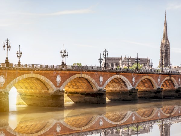 Ophorus Tours - Bordeaux City Essentials – River Cruise Shore Excursion Private Tour