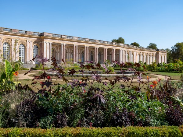 Ophorus Tours -  Palace of Versailles Guided Tour in English with Skip-the-Line Access and Passport Ticket 