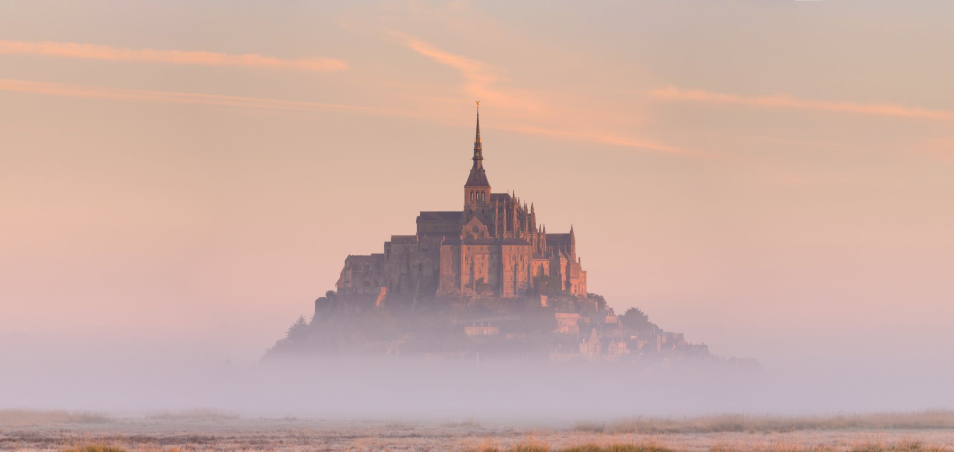 Ophorus Tours - From Saint-Malo Port to Mont Saint Michel village & Abbey shore excursion private