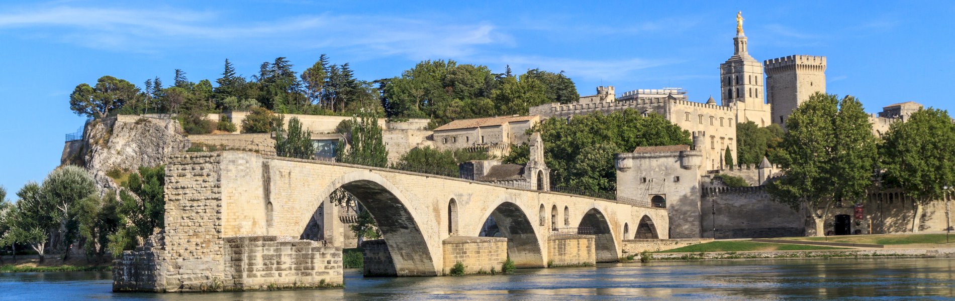 Ophorus Tours - Private Tour to Avignon & Châteauneuf-du-Pape from Marseille